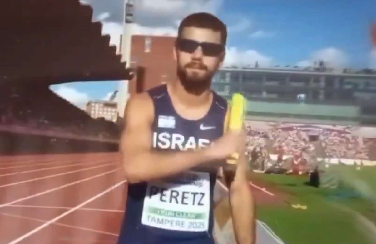 Στίβος: Θύελλα αντιδράσεων με Ισραηλινό αθλητή που κάνει χειρονομία αποκεφαλισμού