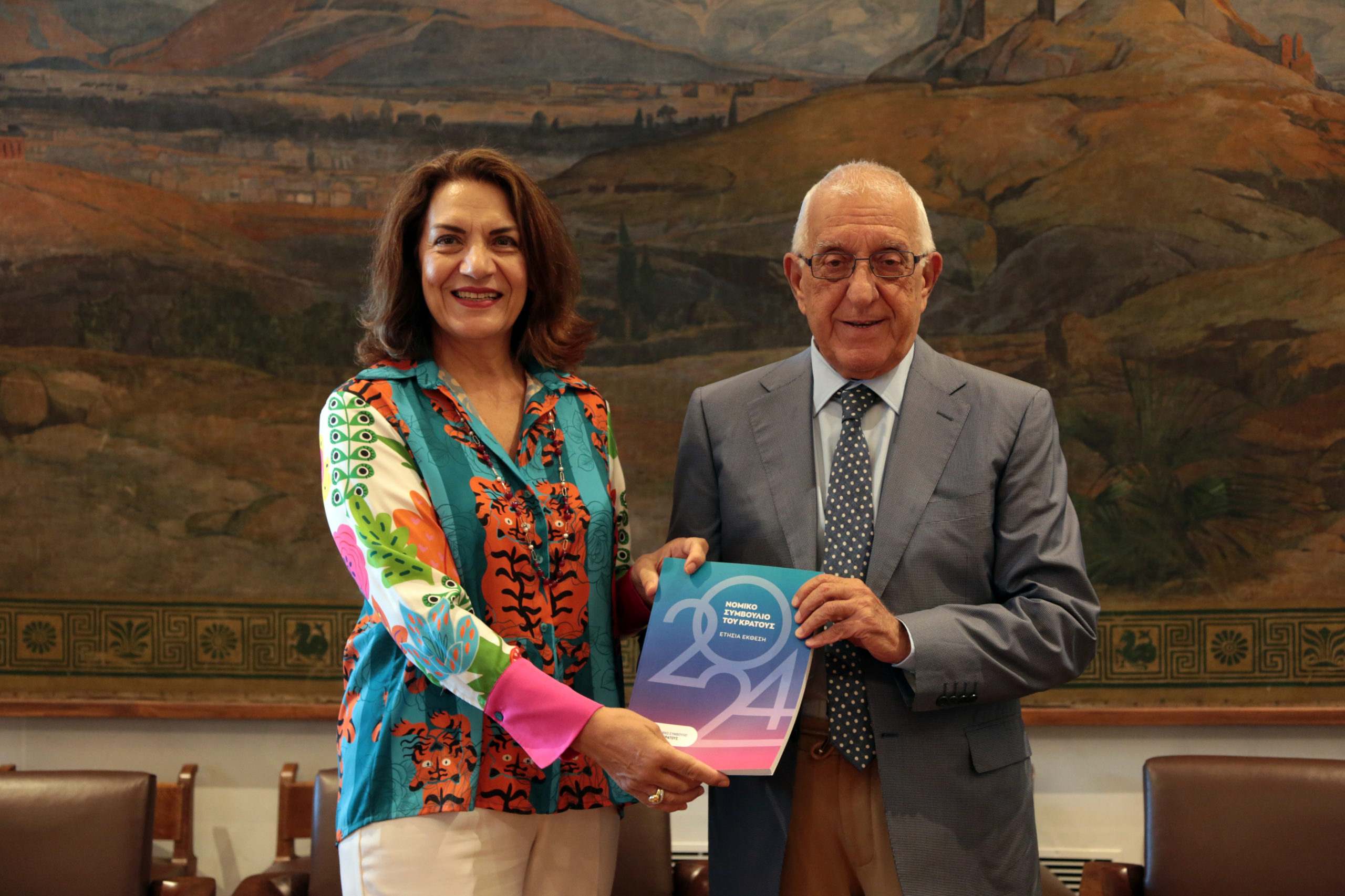 Κακλαμάνης: Παρέλαβε την ετήσια έκθεση του Νομικού Συμβουλίου του Κράτους