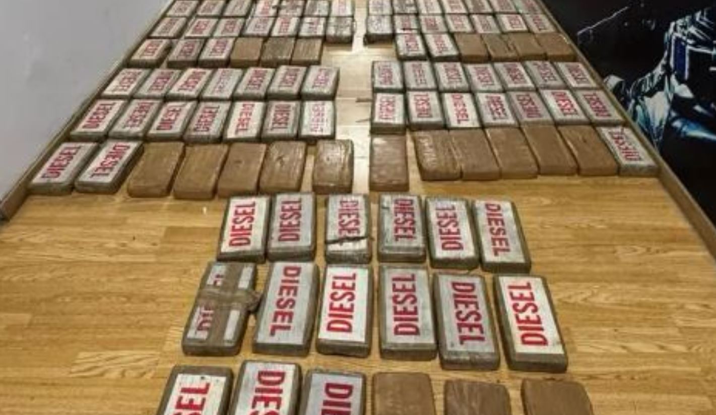 Θεσσαλονίκη: Εντοπίστηκαν 271 κιλά κοκαΐνης, αξίας 5,5 εκατ. ευρώ, σε κρύπτη κοντέινερ