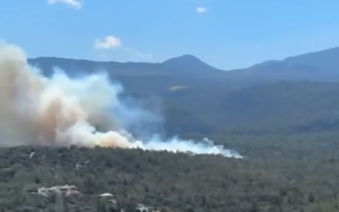 Κρήτη: Φωτιά στον Άγιο Νικόλαο – Μήνυμα από το 112
