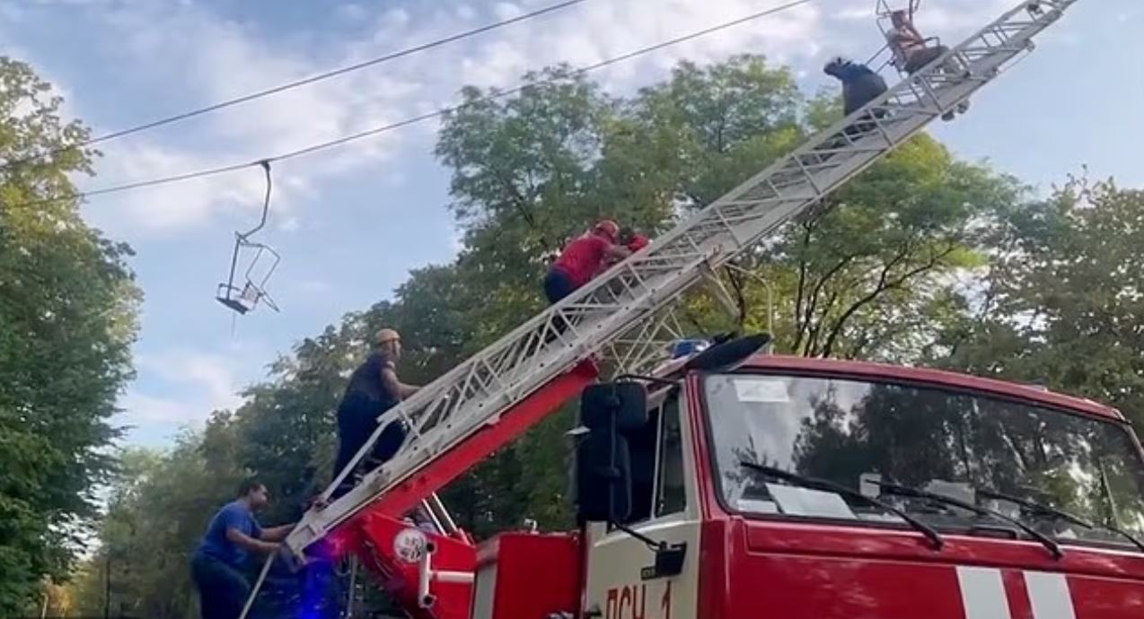 Βίντεο: Δραματικά πλάνα από κατάρρευση τελεφερίκ – Έπεσαν στο κενό ουρλιάζοντας οι επιβάτες του, 12 τραυματίες