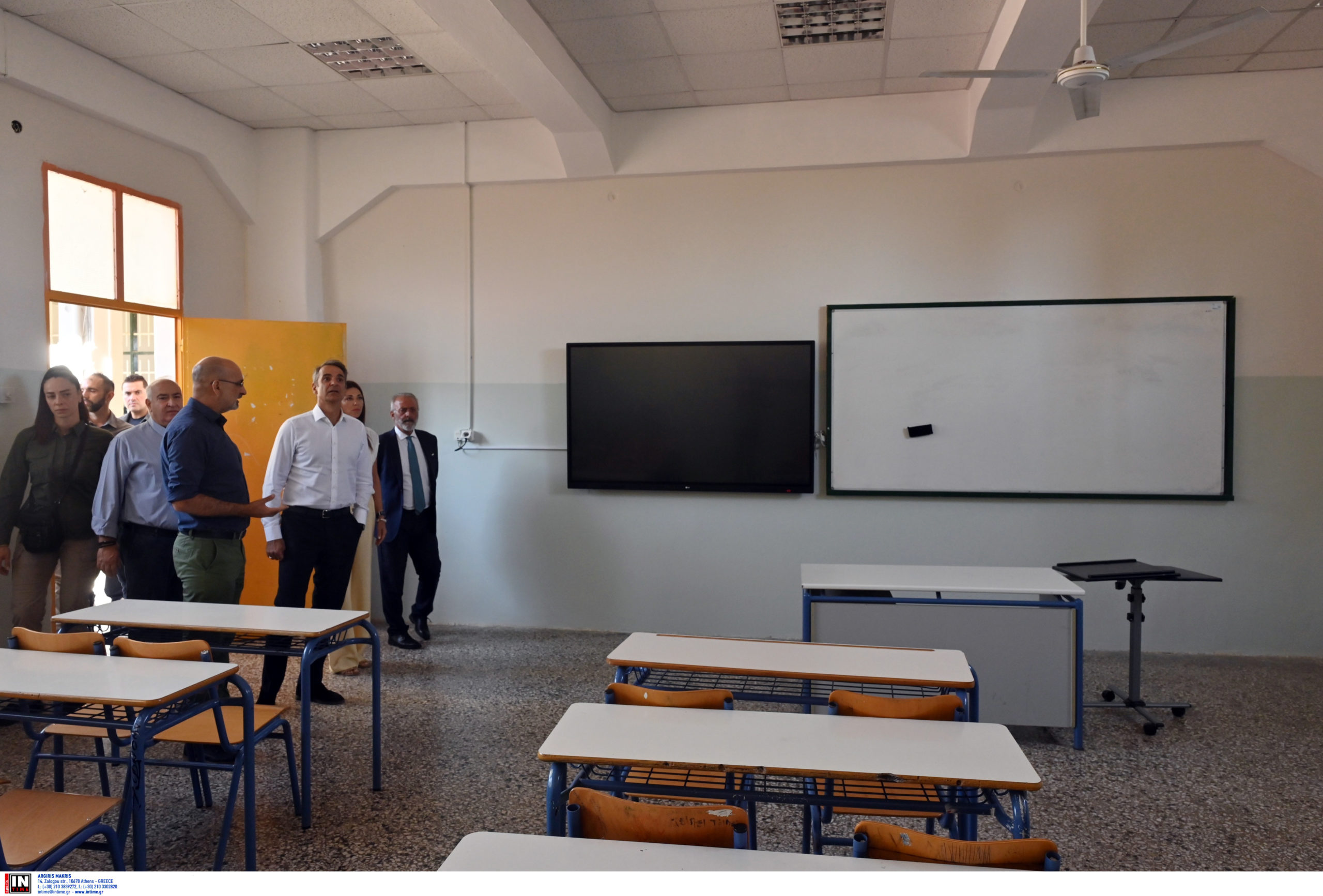 ΕΠΙΣΚΕΨΗ ΤΟΥ ΠΡΩΘΥΠΟΥΡΓΟΥ ΚΥΡΙΑΚΟΥ ΜΗΤΣΟΤΑΚΗ ΣΤΟ 3ο ΓΥΜΝΑΣΙΟ ΖΩΓΡΑΦΟΥ