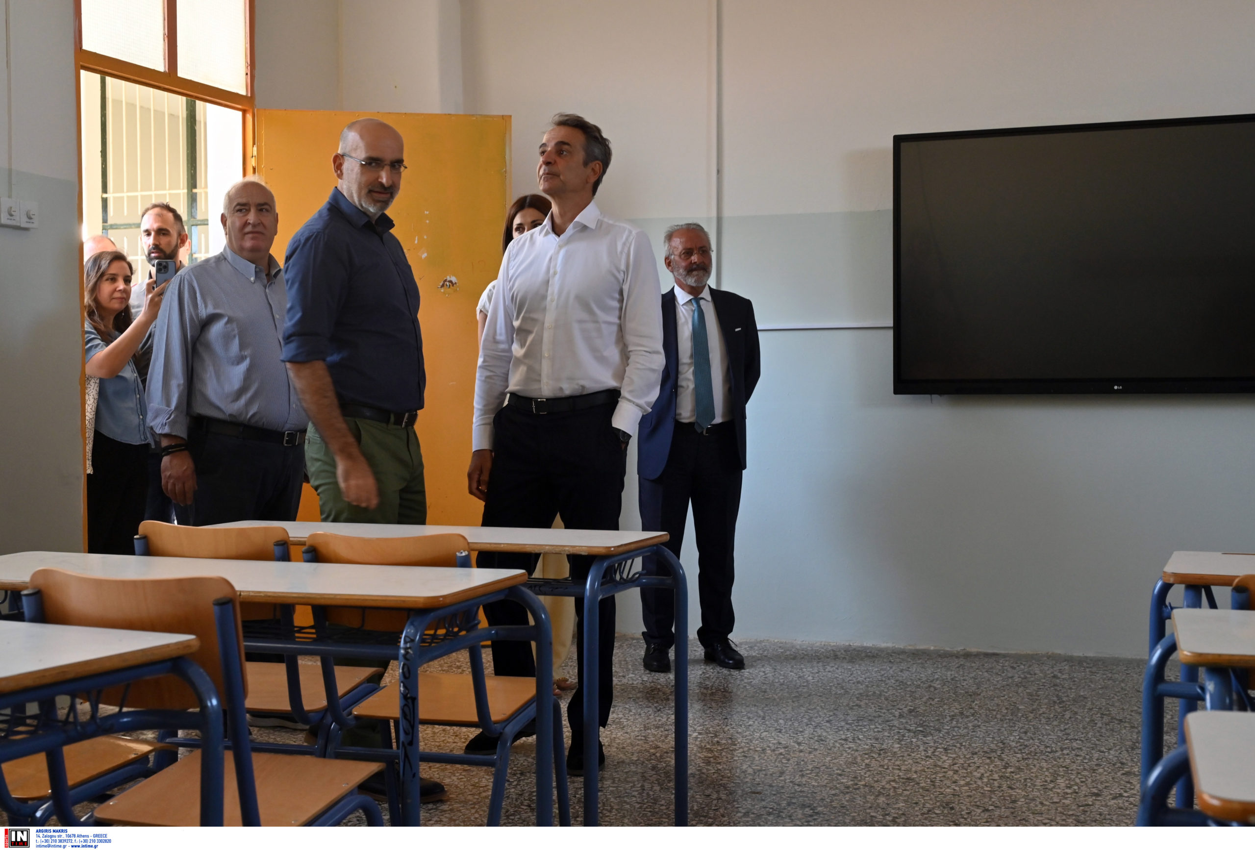 ΕΠΙΣΚΕΨΗ ΤΟΥ ΠΡΩΘΥΠΟΥΡΓΟΥ ΚΥΡΙΑΚΟΥ ΜΗΤΣΟΤΑΚΗ ΣΤΟ 3ο ΓΥΜΝΑΣΙΟ ΖΩΓΡΑΦΟΥ