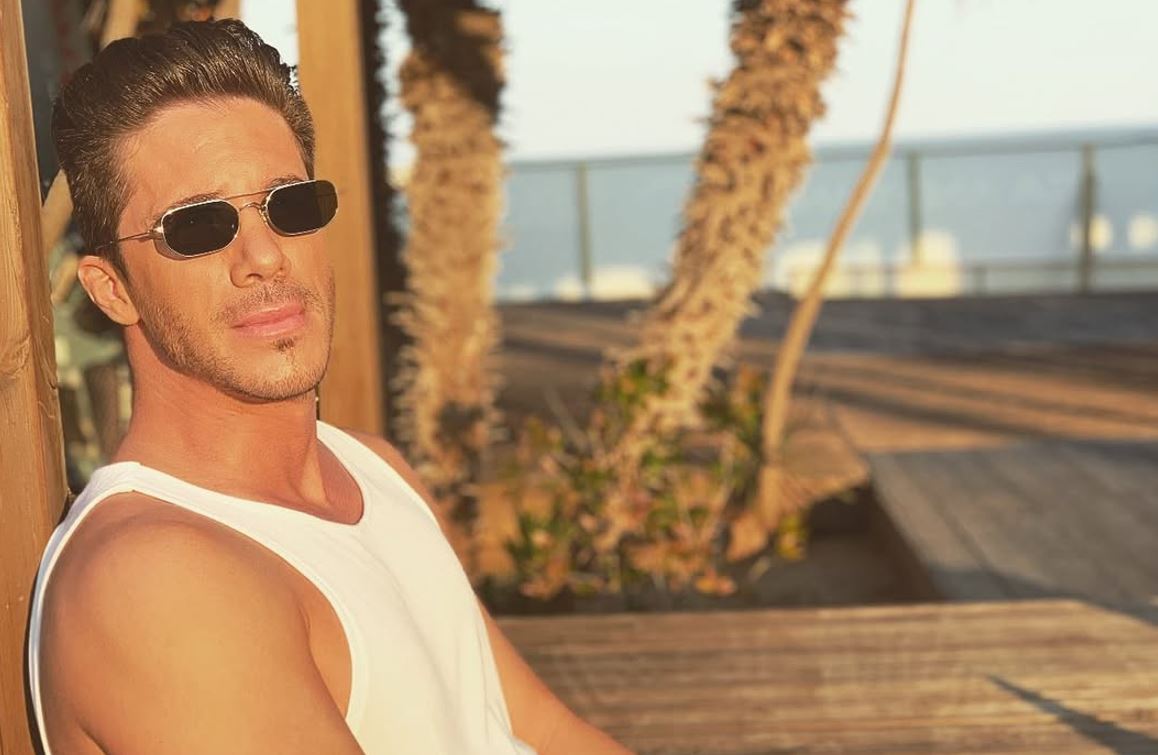 Νίκος Οικονομόπουλος