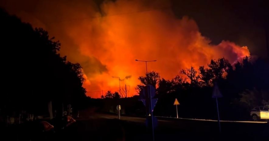 Ήχησε ξανά το 112 για την φωτιά στην Πρέβεζα – «Αν βρίσκεστε στην περιοχή Ρωμιά απομακρυνθείτε προς Φιλιππιάδα»