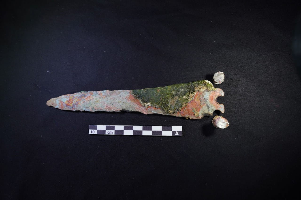 Μινωικό στιλέτο από το ναυάγιο Κουμλούκα. Φωτογραφία: Τουρκικό Υπουργείο Πολιτισμού 