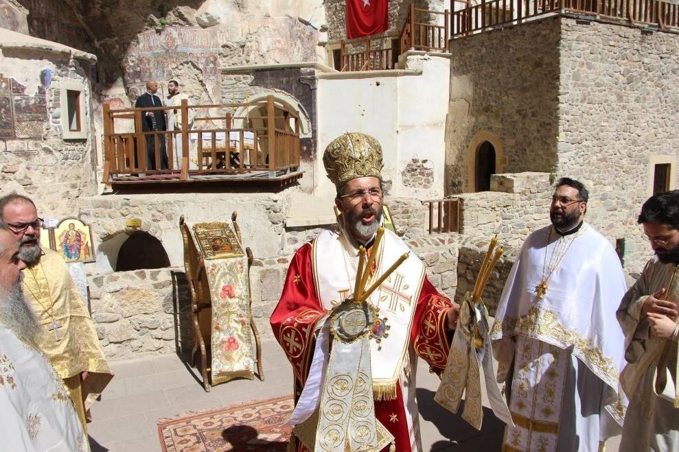 Παναγία Σουμελά: Με ιδιαίτερη λαμπρότητα και κατάνυξη τελέστηκε και φέτος ο εορτασμός της Κοιμήσεως της Θεοτόκου