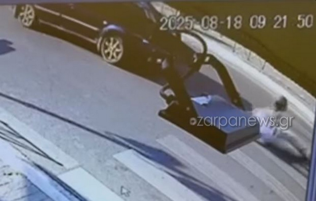Τροχαίο-σοκ στα Χανιά: Aυτοκίνητο χτύπησε πεζό και τον πέταξε μέτρα μακριά – ΒΙΝΤΕΟ