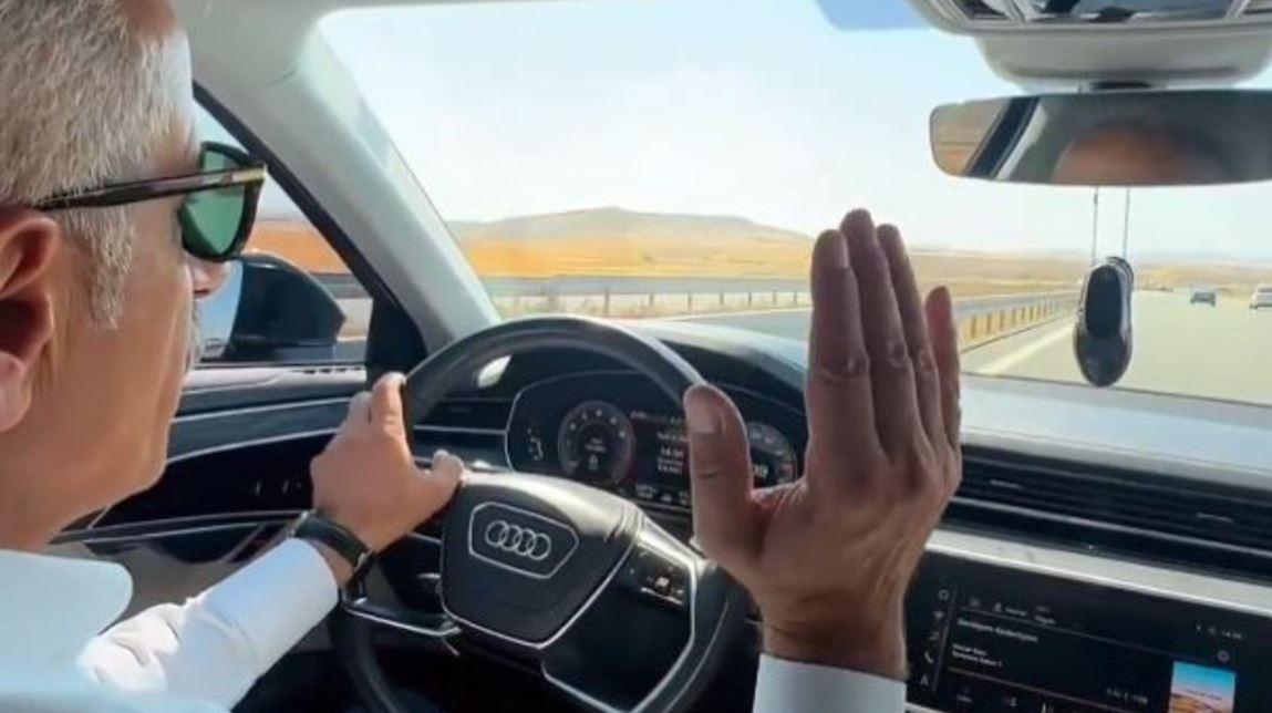 Τουρκία: «Έγκλημα και τιμωρία» για την τροχαία παράβαση του υπουργού Μεταφορών – Δημοσίευσε βίντεο που έτρεχε με 225 χλμ/ώρα και μετά ζήτησε «συγγνώμη»