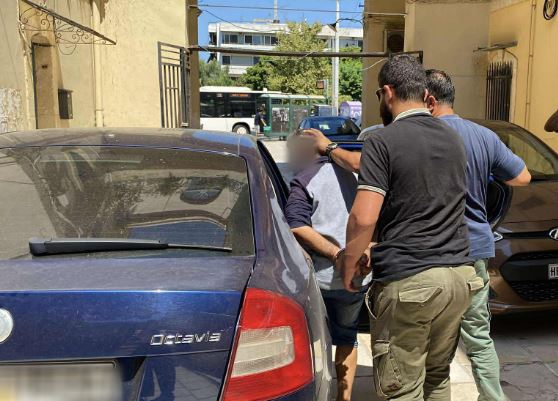 Χανιά: Προσωρινά κρατούμενος ο 56χρονος που ξυλοκόπησε και μαχαίρωσε την σύντροφό του – «Ήταν η κακιά στιγμή» υποστήριξε 