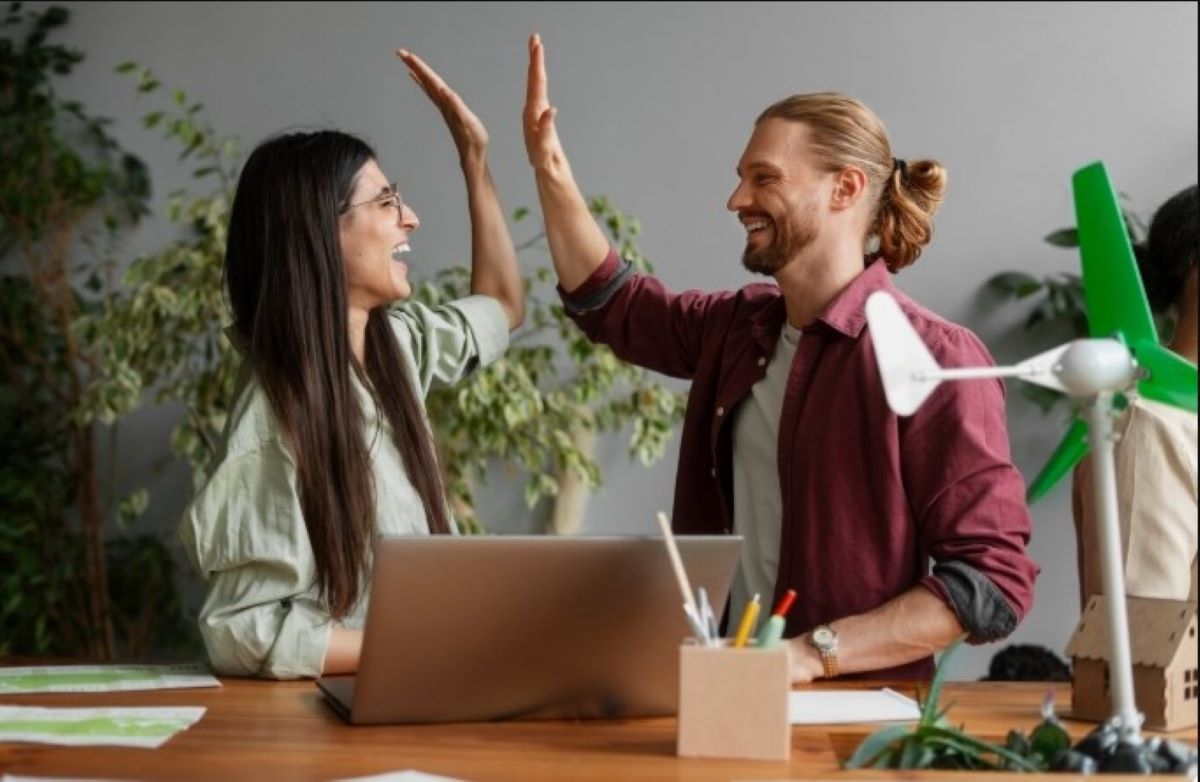 «Τζακ ποτ» για 3 ζώδια τον Αύγουστο - «Τραβούν» το χρήμα σαν μαγνήτης και έχουν την τύχη με το μέρος τους