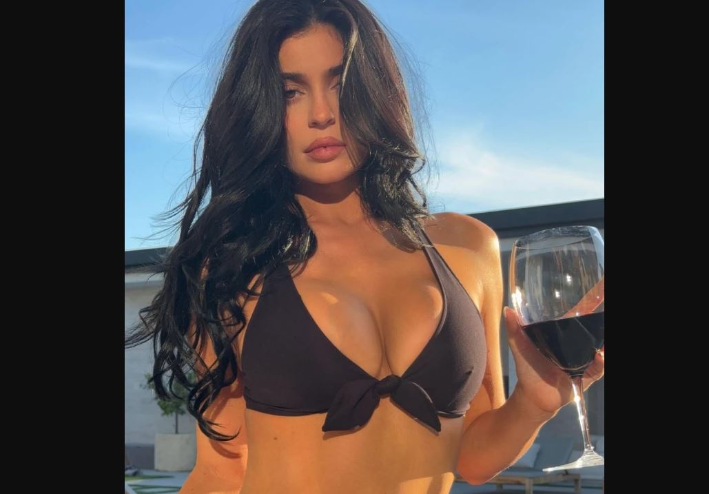 ΚΑΙΛΙ ΤΖΕΝΕΡ