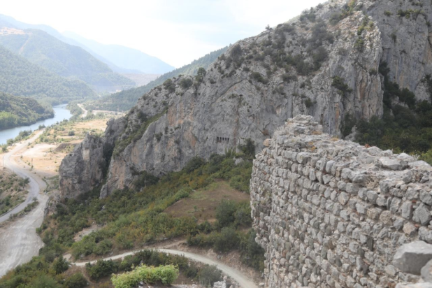 Ανακαλύφθηκαν δεξαμενές, ναός και μυστηριώδης σήραγγα σε αρχαίο φρούριο - Είχε χτιστεί τον Μιθριδάτη, τον θρυλικό βασιλιά που έπινε δηλητήρια για να αποκτήσει ανοσία