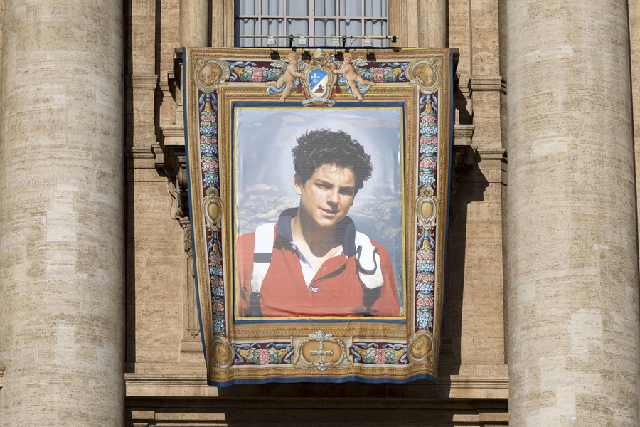 Κάρλο Ακούτις