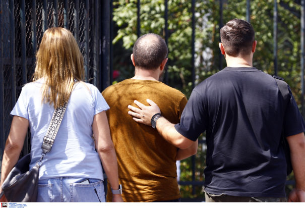 42χρονος μαστροπός Αθήνα