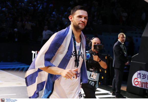 Κώστας Παπανικολάου