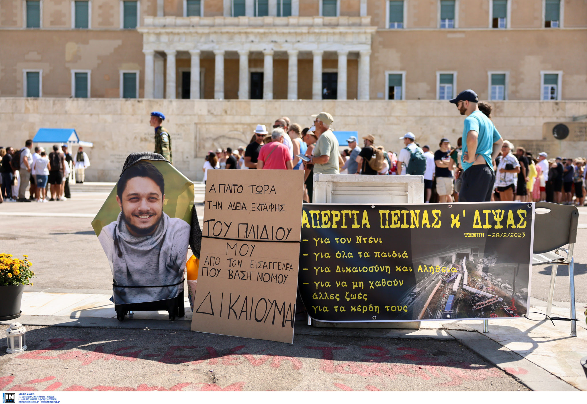 Τέμπη: Εξώδικο Καρυστιανού – Ρούτσι σε Μητσοτάκη και Κακλαμάνη για την εκταφή θυμάτων