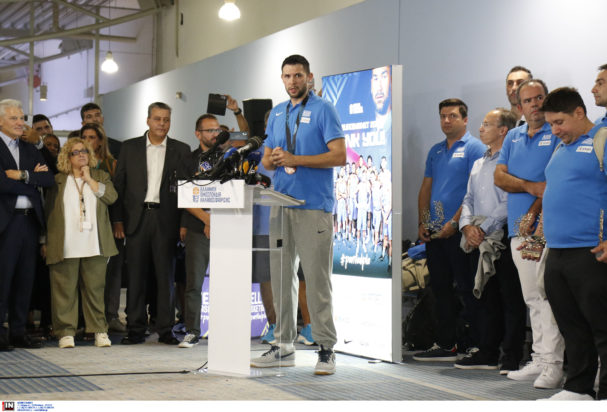 Κώστας Παπανικολάου