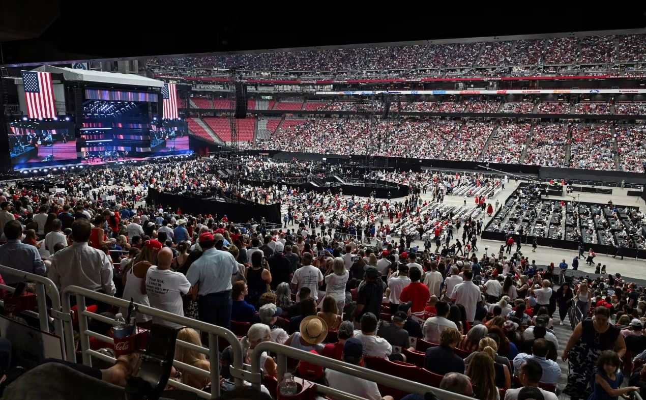 ΗΠΑ: Σε κατάμεστο στάδιο η κηδεία του Τσάρλι Κερκ – Εκφώνησε τον επικήδειο ο Τραμπ