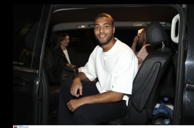 ΝΤΕΣΕΡΣ ΠΑΝΑΘΗΝΑΙΚΟΣ