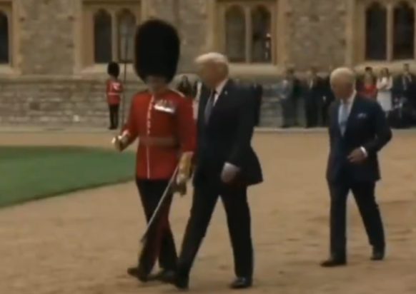 ΤΡΑΜΠ ΚΑΡΟΛΟΣ