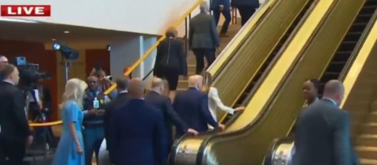 ΤΡΑΜΠ ΜΕΛΑΝΙΑ