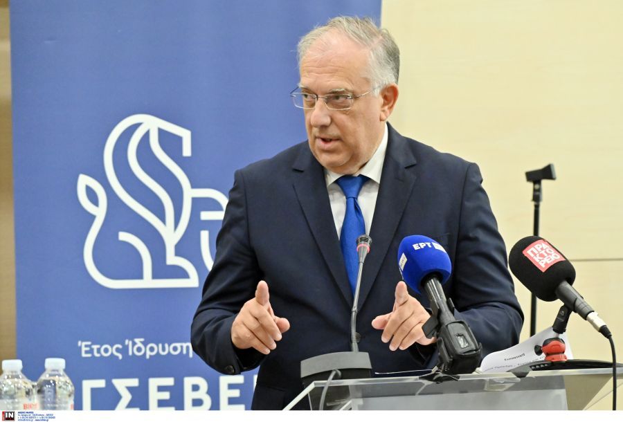 Θεοδωρικάκος: Μόνιμο το μέτρο για την απαγόρευση προσφορών επί 3 μήνες έπειτα από ανατιμήσεις