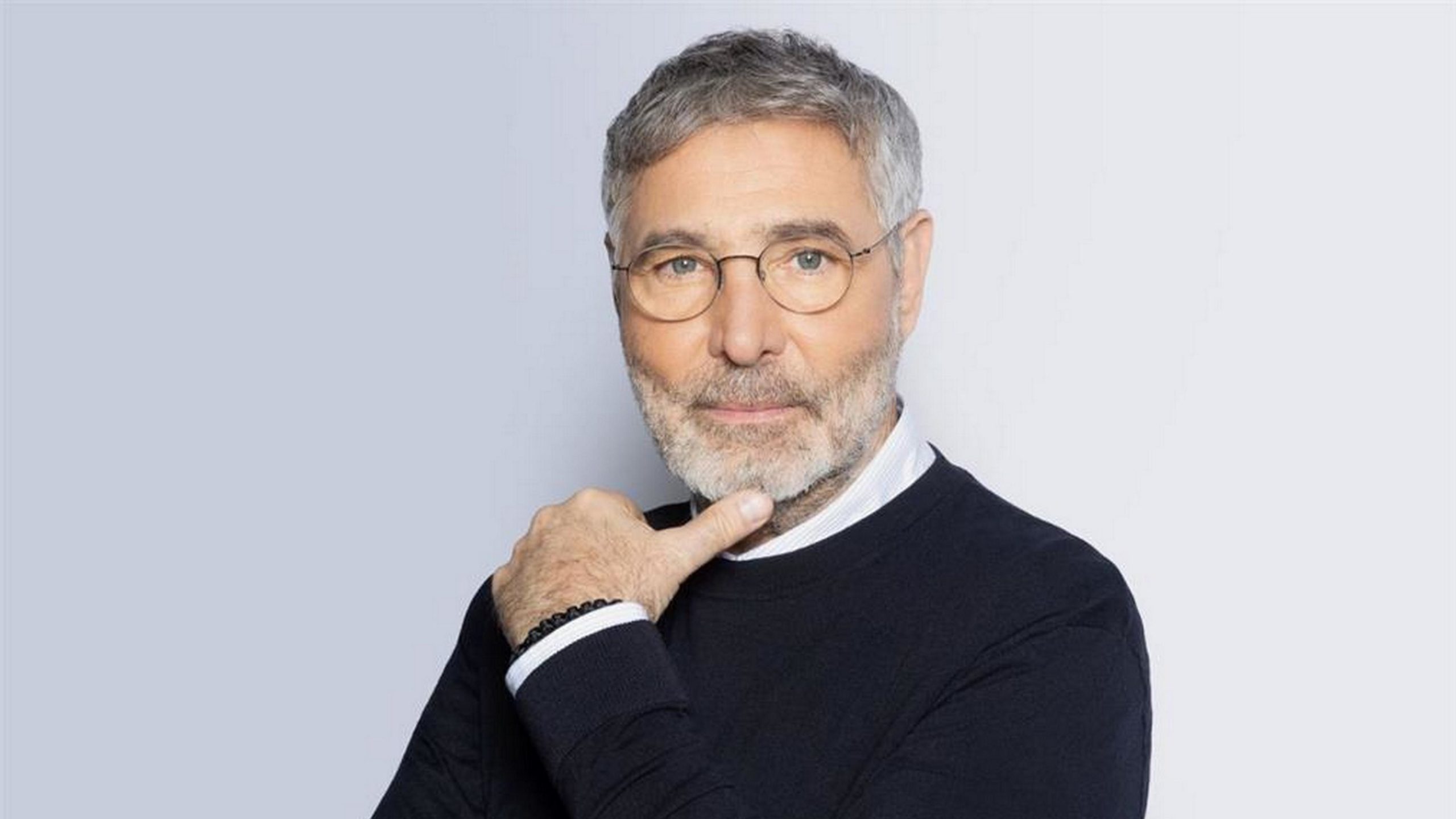 Θοδωρής Αθερίδης: «Ο μπαμπάς μου ήταν κομμουνιστής, πίστευε ότι θα μου κάνουν κακό οι παπάδες – Εγώ πιστεύω στον Θεούλη»