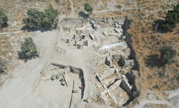 Εκπληκτική ανακάλυψη σε αρχαία πόλη που ίδρυσε ένας από τους πιο σημαντικούς στρατηγούς του Μεγάλου Αλέξανδρου - Μοναδικά ευρήματα δίπλα στην Εκκλησία του Αγίου Πέτρου