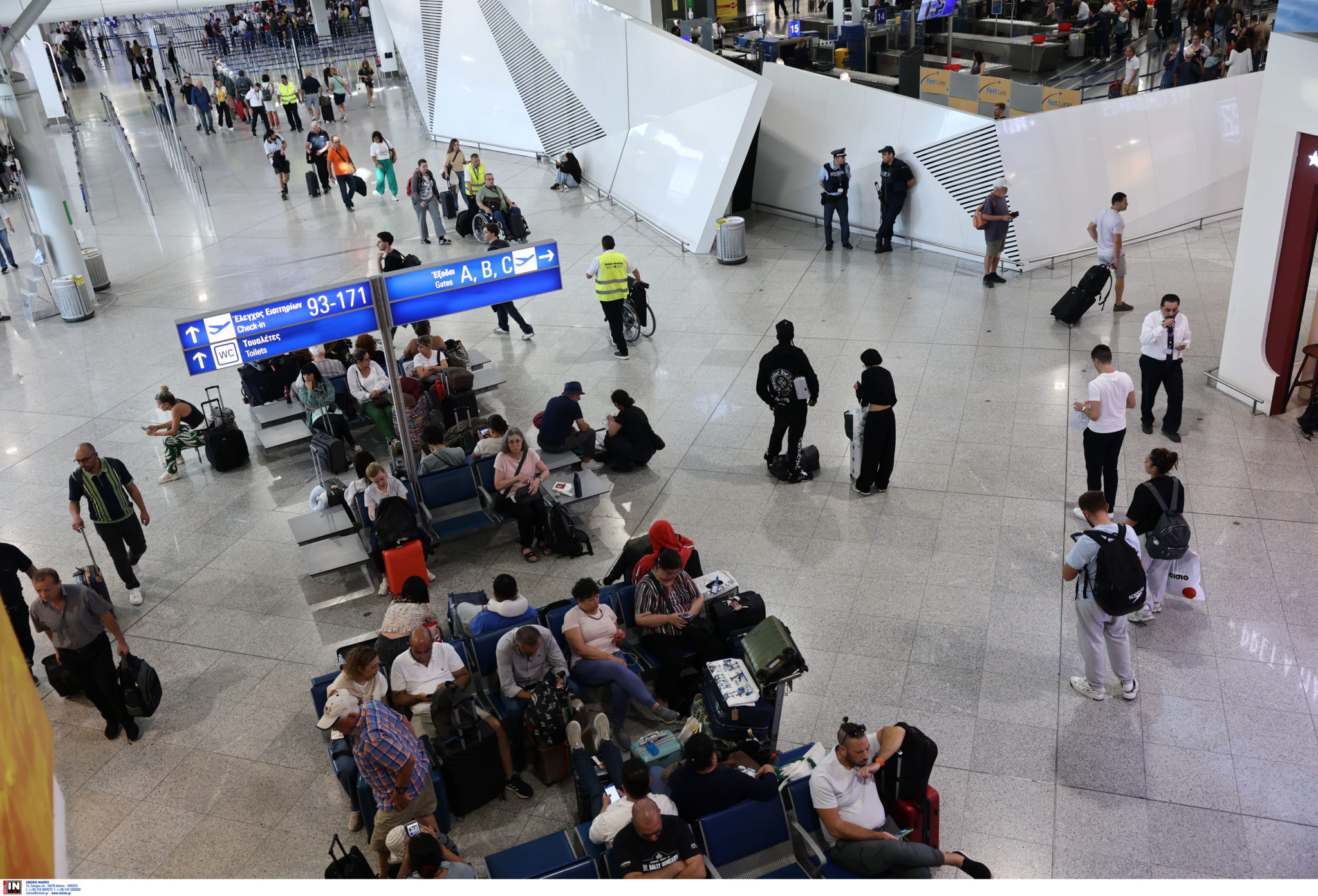 αεροδρόμιο “Ελευθέριος Βενιζέλος”,