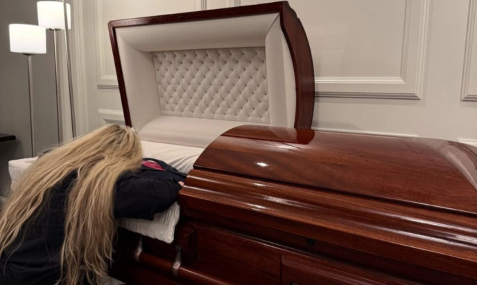 Έρικα Κερκ, χήρα του Τσάρλι Κερκ