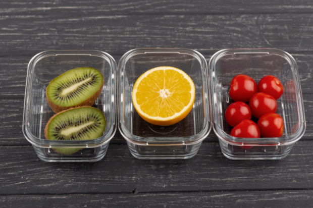 Πλαστικά δοχεία φαγητού: Γυναίκα μοιράστηκε ένα απλό κόλπο για να αφαιρέσετε τους λεκέδες σε δευτερόλεπτα