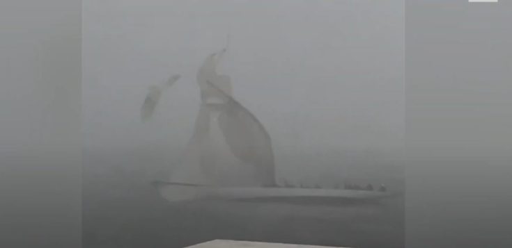 άνεμος σπάει το κατάρτι του εμβληματικού γιοτ Tuiga