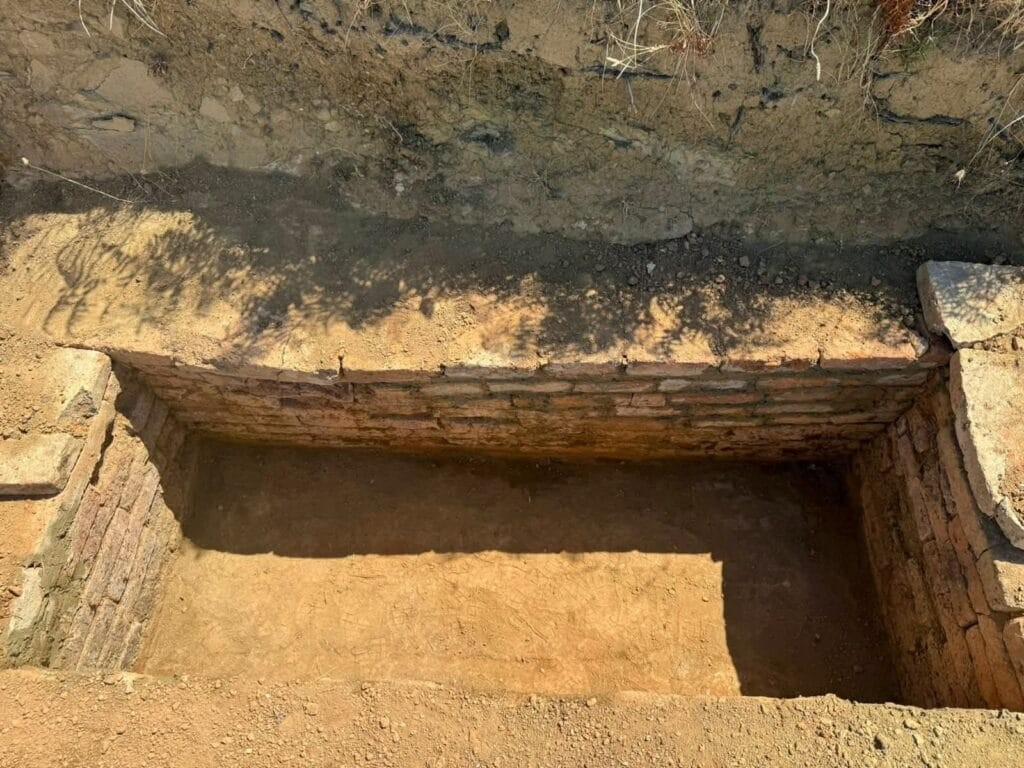 Ο τομέας των αμυντικών τειχών που ανακαλύφθηκαν στο Αρχαιολογικό Πάρκο της Αμάντιας. Φωτογραφία: Αρχαιολογικό Πάρκο της Αμάντιας