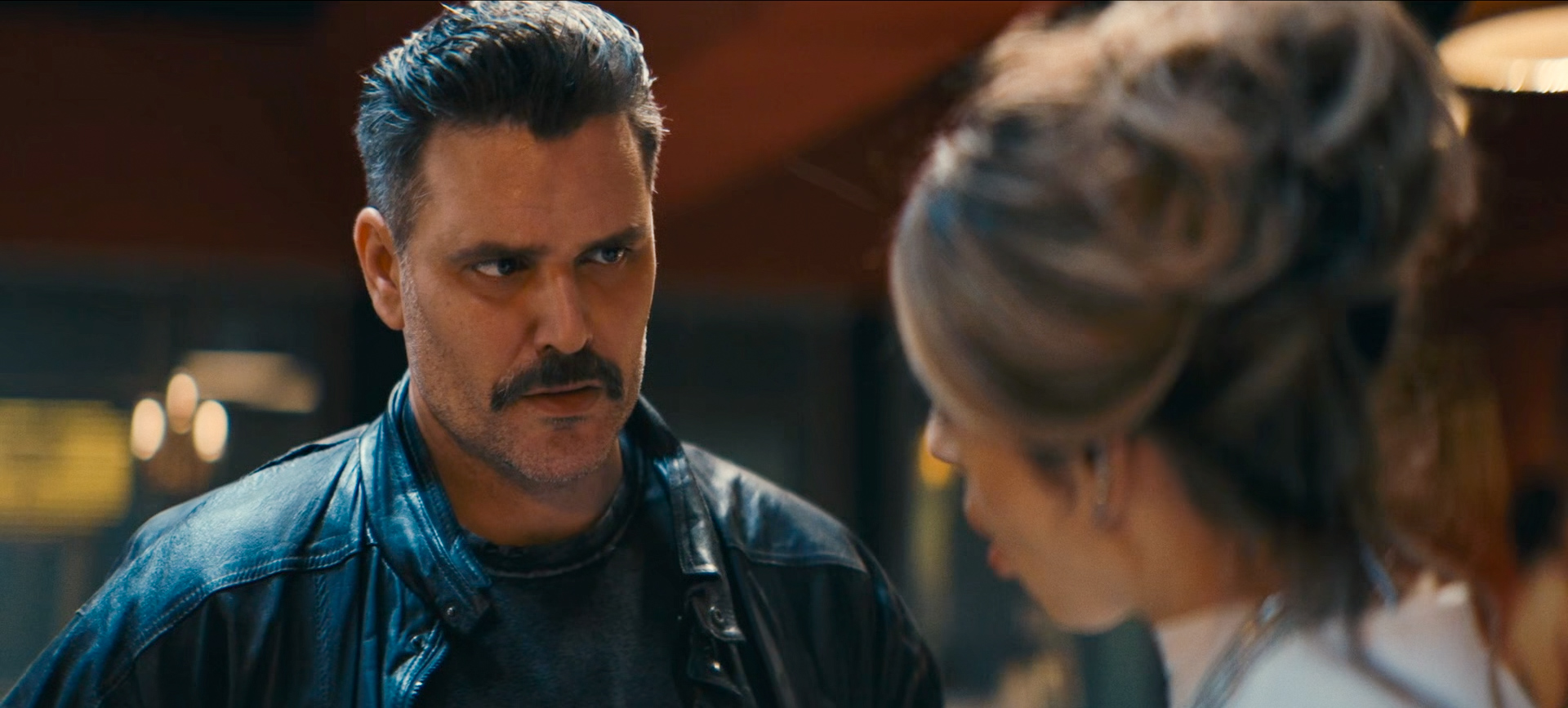 Γιατί ρε πατέρα: Ο Μιχαήλος είναι αποφασισμένος να μάθει ποιο από τα 3 αδέλφια Τσάτσανη έχει τα λεφτά