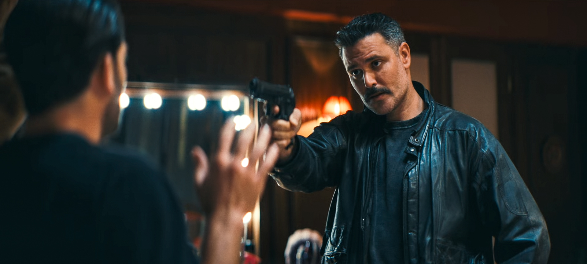 Γιατί ρε πατέρα: Ο ΑΝΤ1 κάνει τη διαφορά με την κινηματογραφική αισθητική στη νέα του κωμωδία – Είδαμε το 1ο επεισόδιο πριν την πρεμιέρα