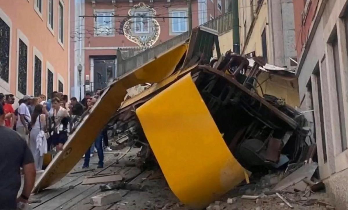 Τραγωδία στην Πορτογαλία: Εκτροχιάστηκε το ιστορικό τελεφερίκ Γκλόρια – Τρεις νεκροί και πάνω από 20 τραυματίες – ΒΙΝΤΕΟ