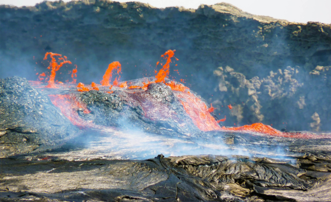 Ενεργά ρεύματα λάβας που ξεχειλίζουν από το ηφαίστειο Έρτα Άλε στην περιοχή Αφάρ, στην Αιθιοπία. Φωτογραφία: Dr Derek Keir, University of Southampton/ University of Florence
