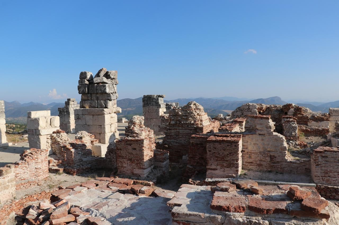 Τα ερείπια του συγκροτήματος του ρωμαϊκού λουτρού στην αρχαία πόλη της Σαλαγασσού. 19 Σεπτεμβρίου 2025. Φωτογραφία: ΑΑ