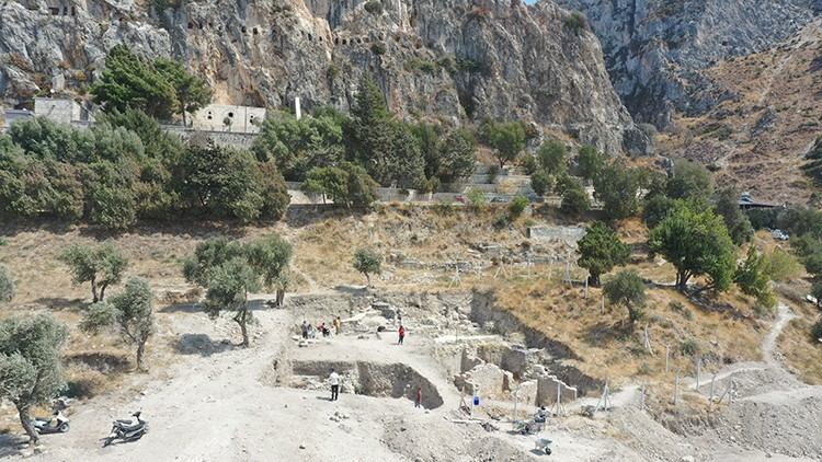 Αρχαία καταστήματα αποκαλύπτουν μοναδικά στοιχεία για τον εμπόριο και τον θρησκευτικό τουρισμό της πρώτης Χριστιανικής περιόδου στην Αντιόχεια. Φωτογραφία: Salim Taş/AA