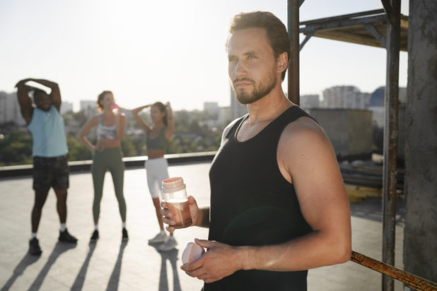 Προπονητής γυμναστικής μοιράζεται τα 5 πράγματα που διευκολύνουν την απώλεια βάρους στα 40 - «Μην κόψετε τους υδατάνθρακες»