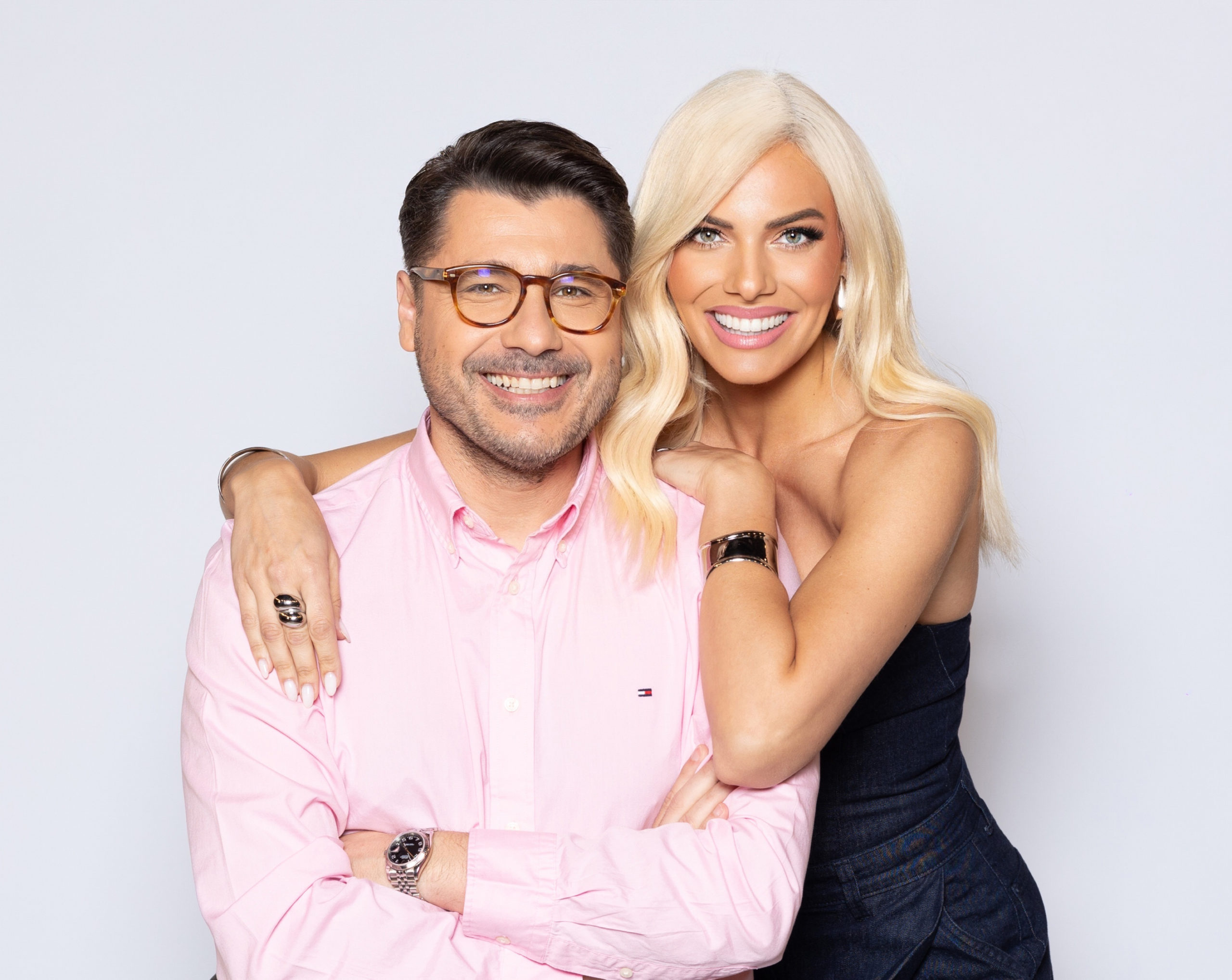 Ο Λάμπρος Κωνσταντάρας και η Ιωάννα Μαλέσκου μας δίνουν, τη νέα σεζόν, «Ραντεβού το ΣΚ»