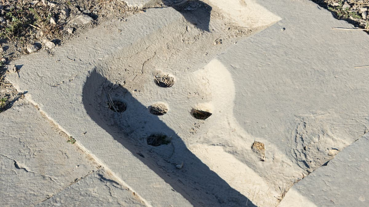 Ένα από τα κανάλια αποχέτευσης του υδραυλικού συστήματος που ανακαλύφθηκε στη Σεγέστα. Φωτογραφία: Αρχαιολογικό πάρκο της Σεγέστας