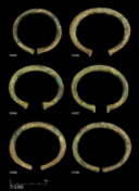 Φωτογραφία: GUARD Archaeology Ltd The Penannular Bar Bracelets