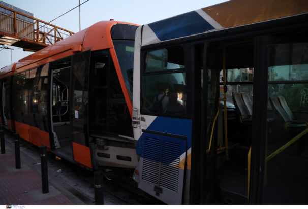 Τροχαίο, Πειραιάς, Τραμ, Λεωφορείο