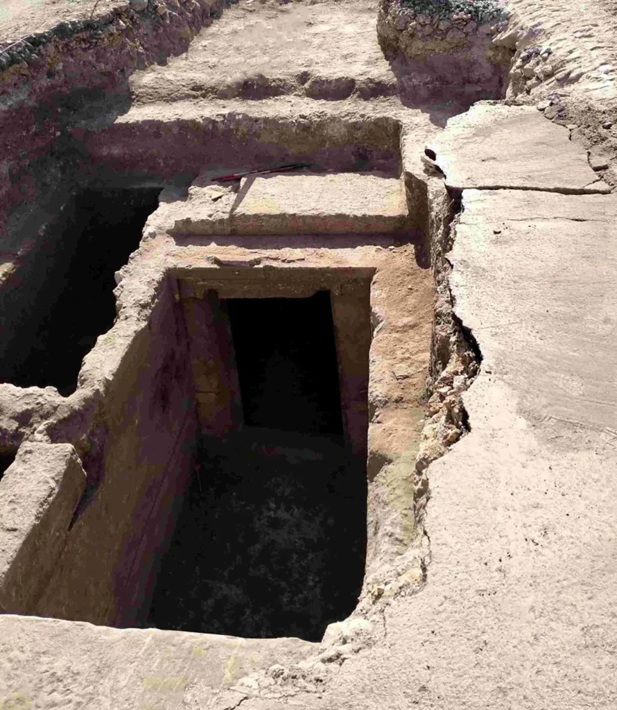 Ο ταφικός θάλαμος της Ελληνιστικής Εποχής που ανακαλύφθηκε στην Μαντούρια. Φωτογραφία: Υπουργείο πολιτισμού – Διεύθυνση Αρχαιολογίας, Καλών Τεχνών και Τοπίου για τις Επαρχίες του Μπρίντιζι, Λέτσε και Ταράντο