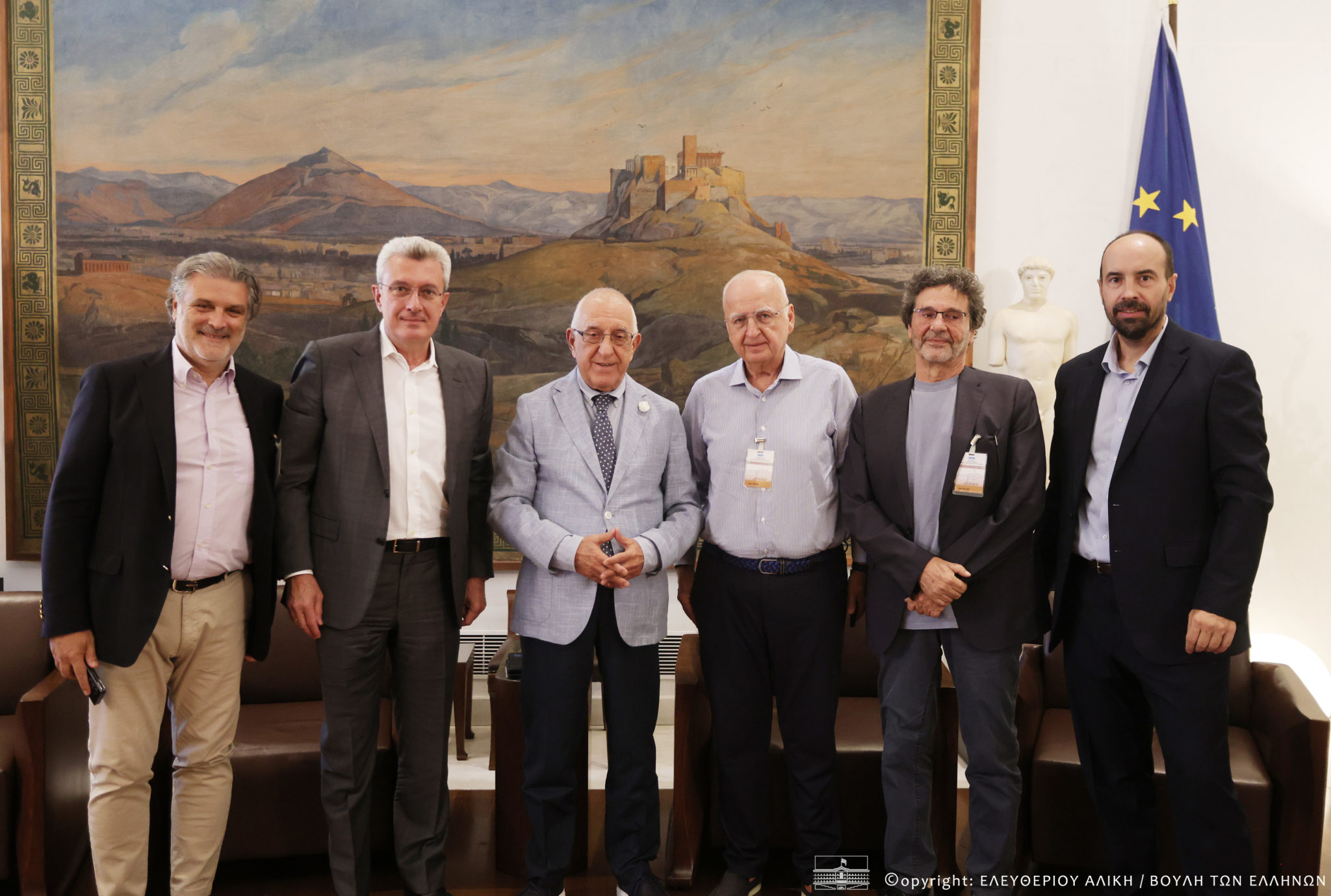 Βουλή: Συνάντηση του προέδρου της Βουλής με το προεδρείο της ΕΙΗΕΑ