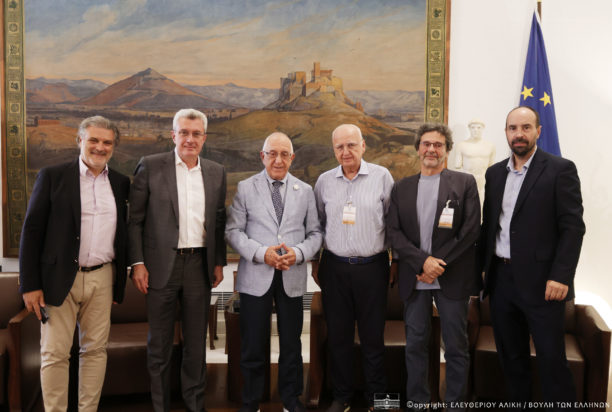 Βουλή: Συνάντηση του προέδρου της Βουλής με το προεδρείο της ΕΙΗΕΑ