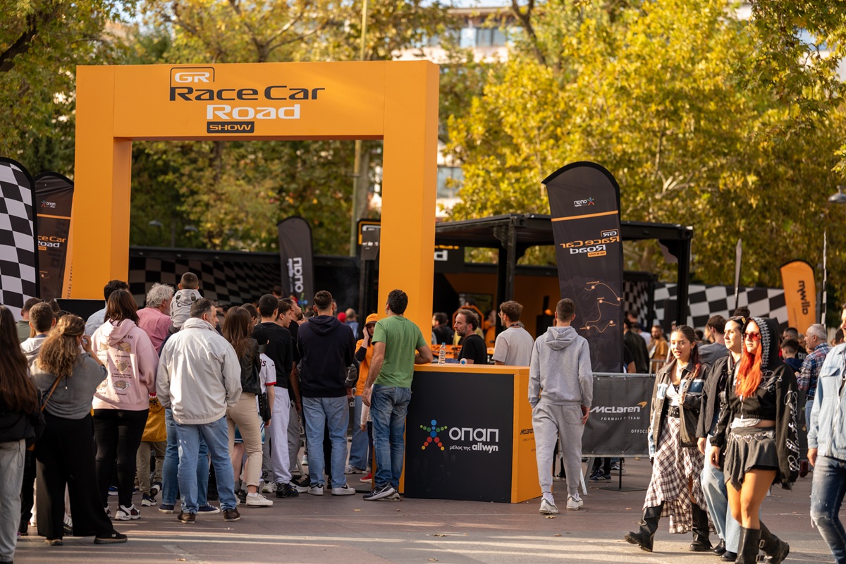 Ουρές στη Λάρισα για το showcar της McLaren F1 Team