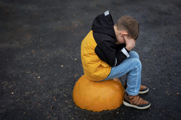 στεναχωρημένο αγόρι